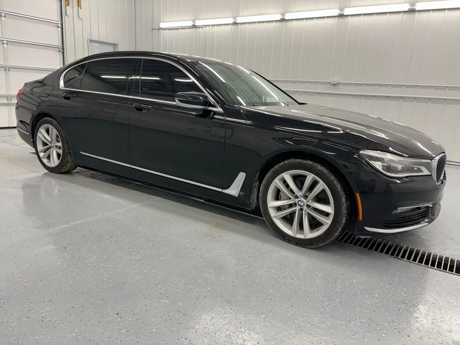 Used 2018 BMW 750i xDrive image 10