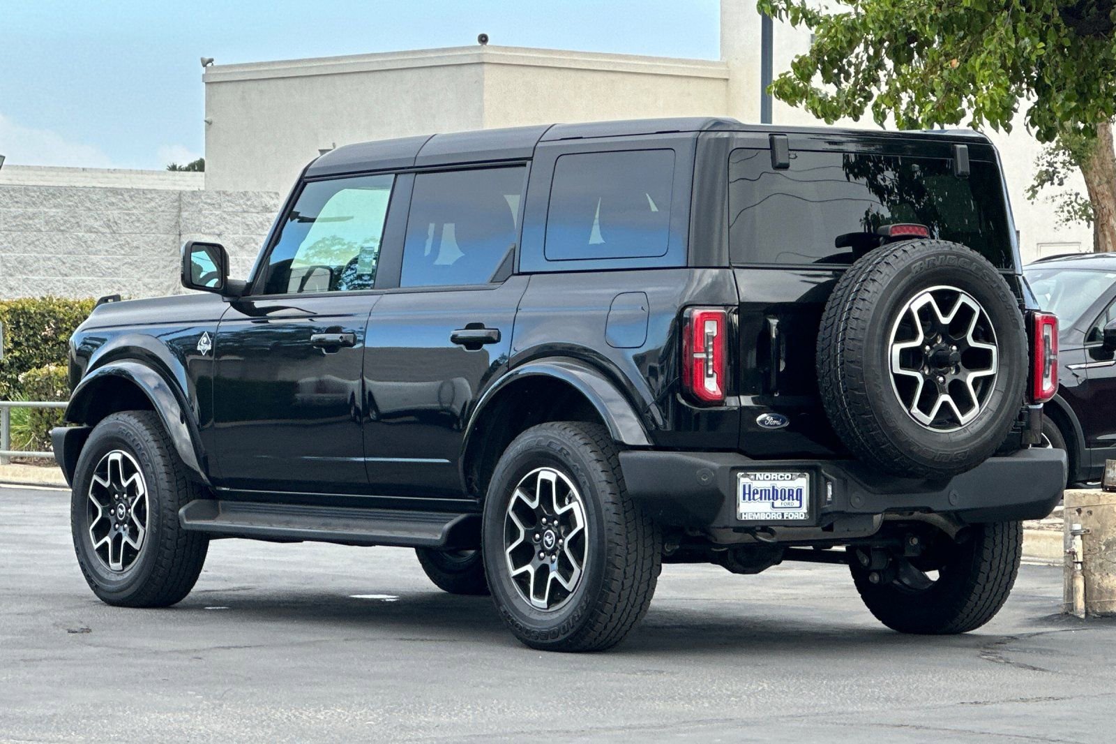 Used 2025 Ford Bronco Outer Banks image 6