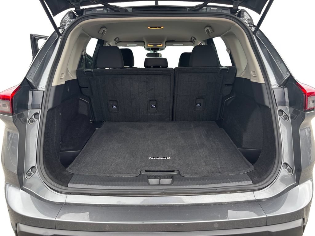 Used 2025 Nissan Rogue S FWD image 13