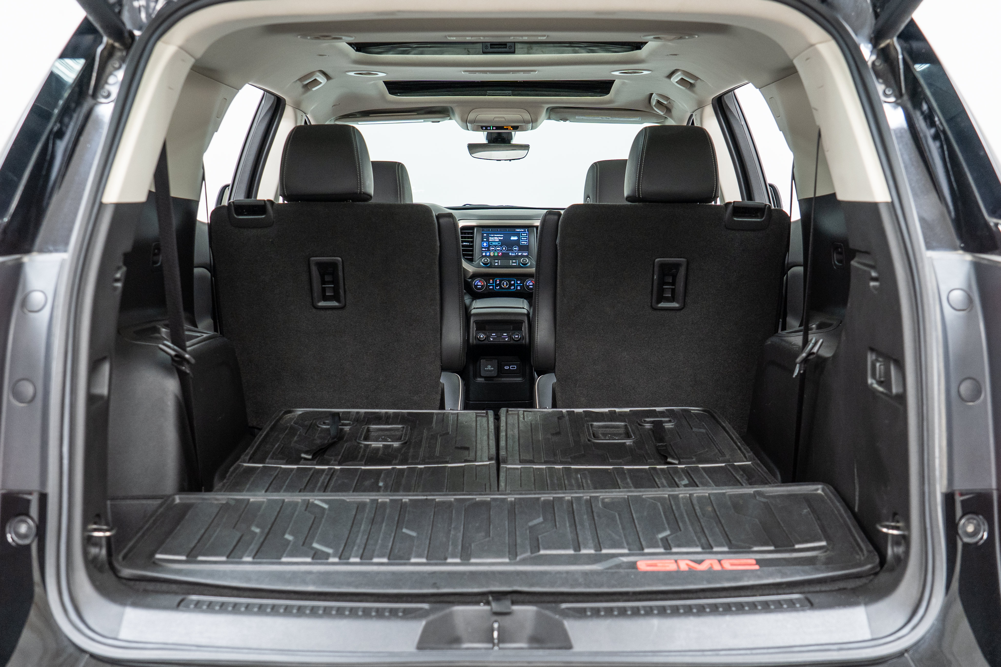 Used 2023 GMC Acadia Denali w/ Denali Ultimate Package FWD image 10