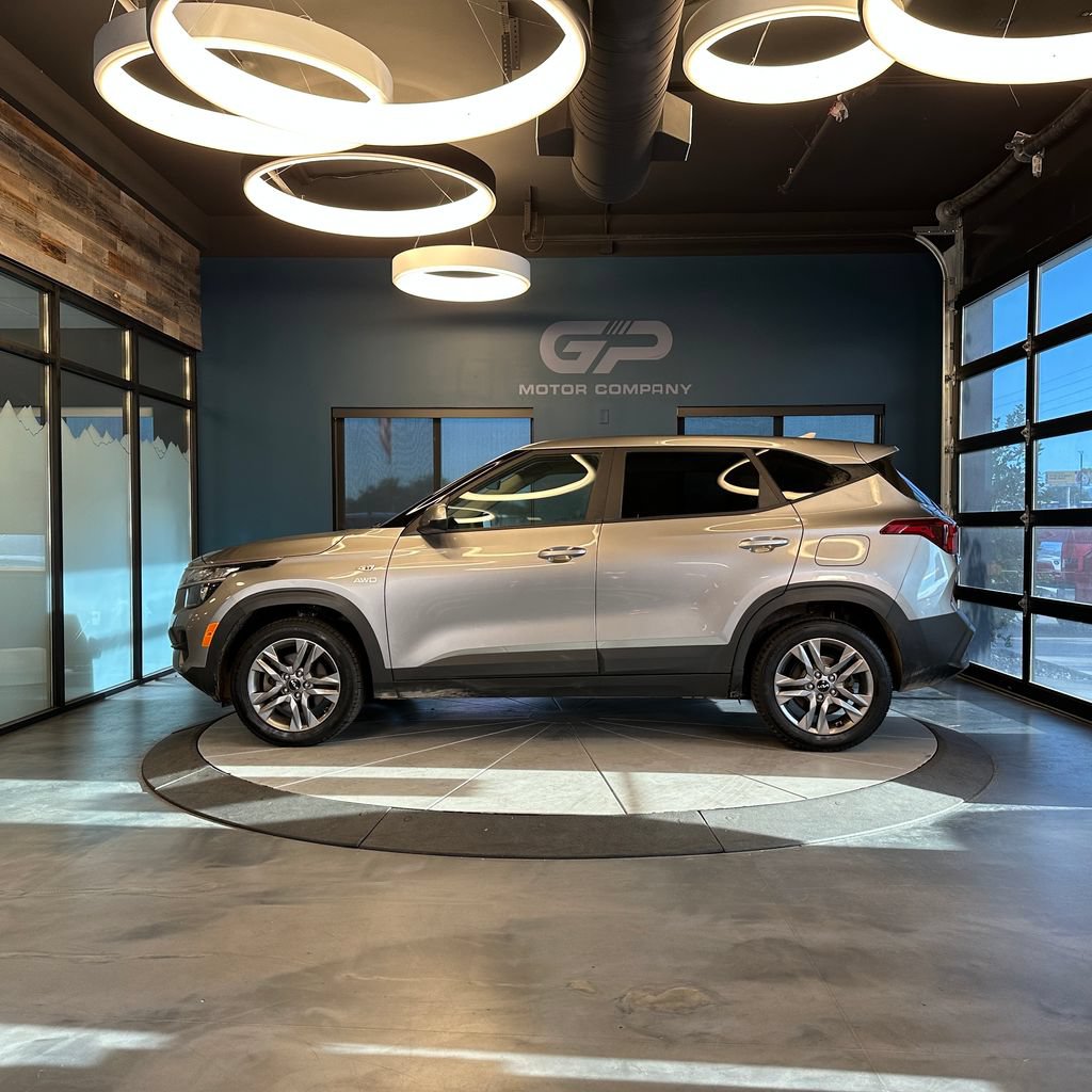 Used 2023 Kia Seltos LX AWD/4WD image 6