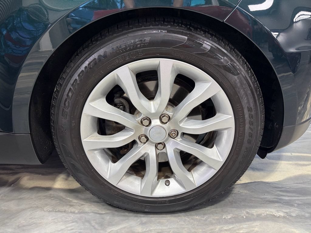 Used 2017 Land Rover Range Rover Sport HSE AWD/4WD image 29