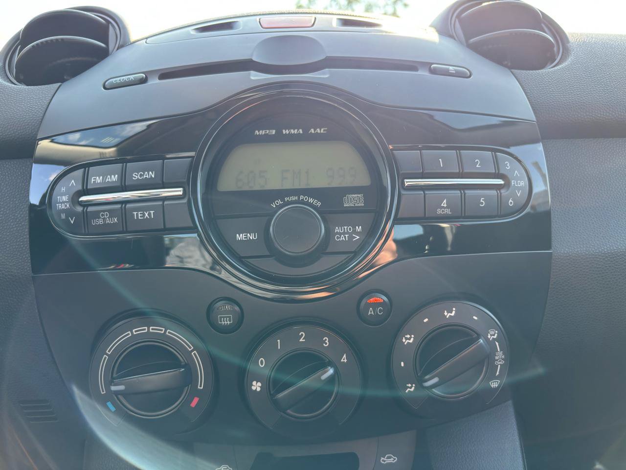 Used 2013 MAZDA MAZDA2 Touring FWD image 22