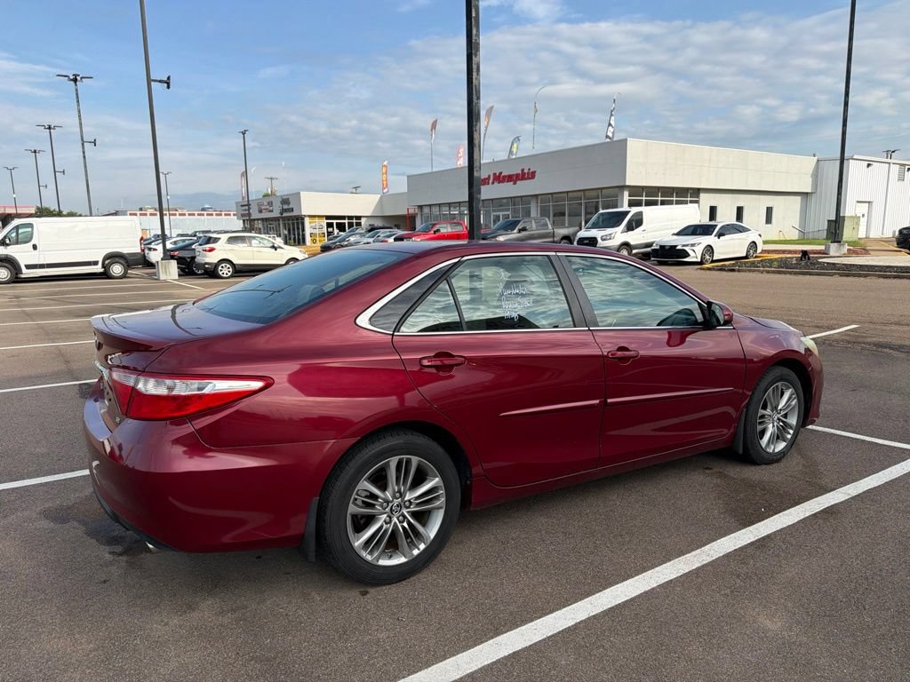 Used 2016 Toyota Camry SE FWD image 5