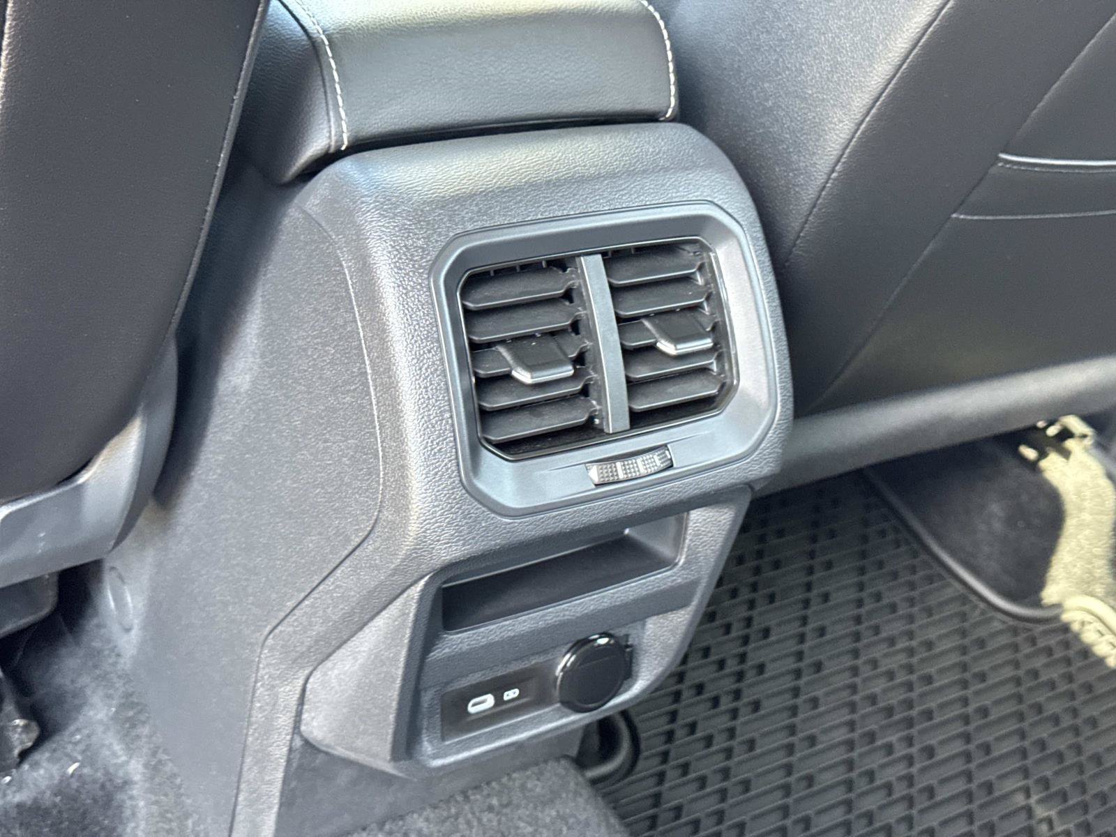 Certified 2023 Volkswagen Tiguan SE FWD image 27