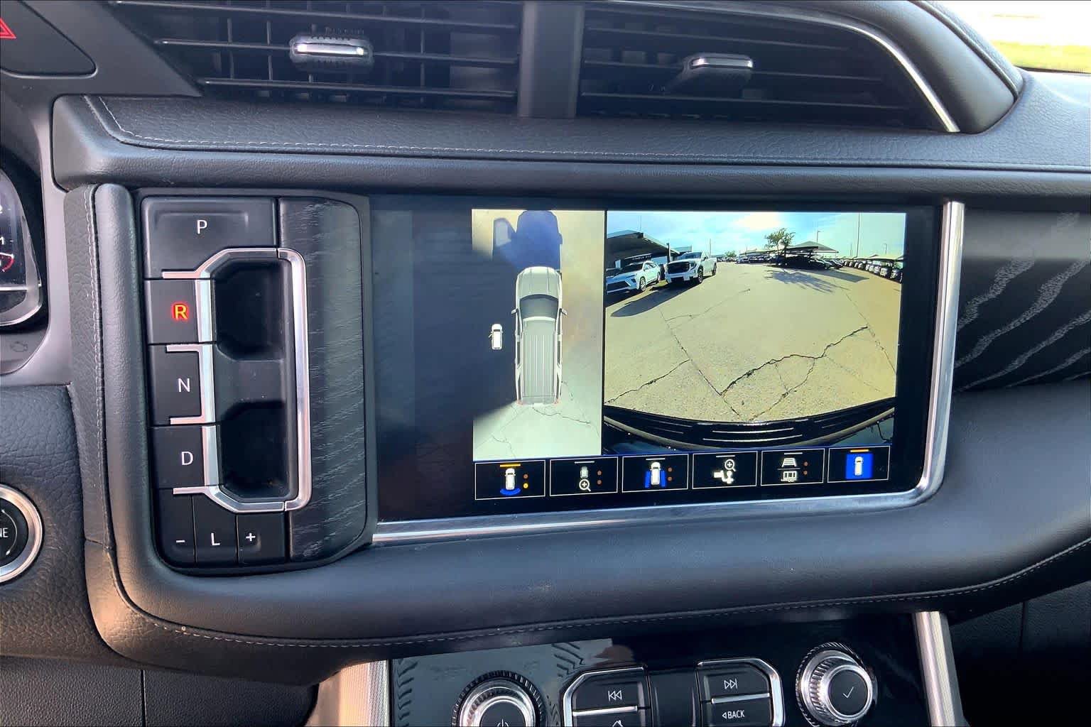 Used 2023 GMC Yukon Denali AWD/4WD image 26