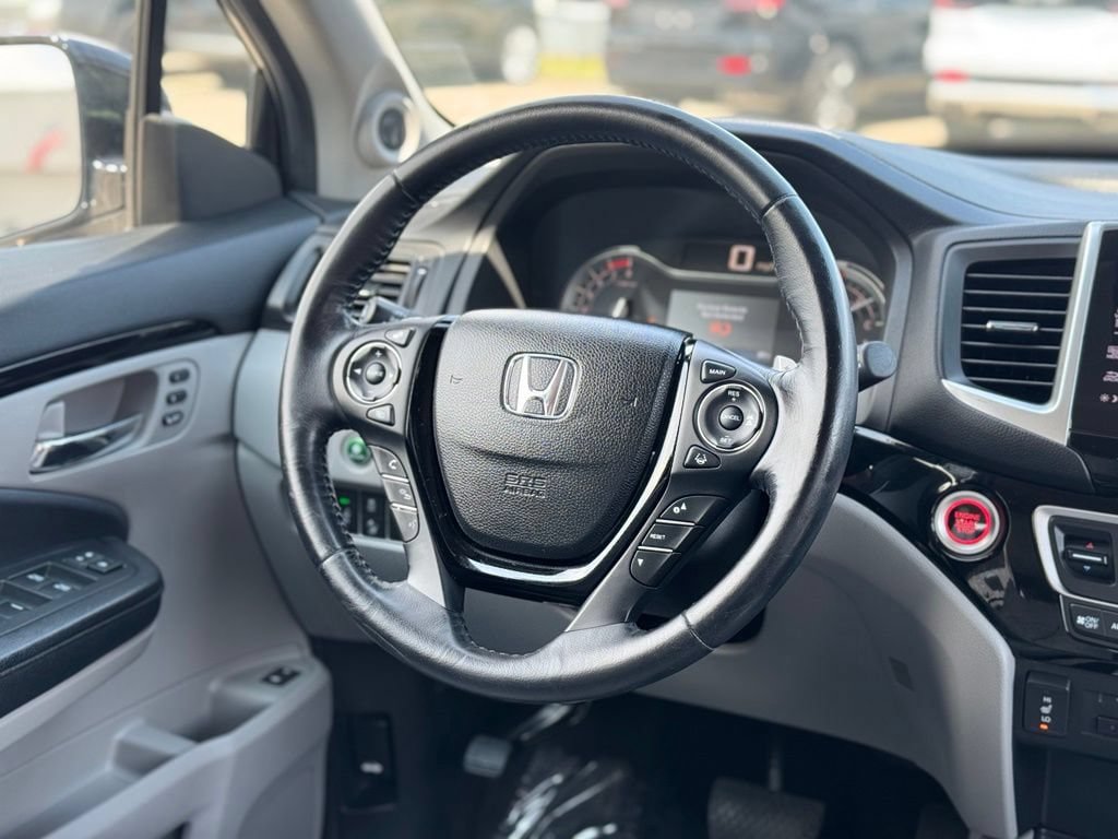 Used 2018 Honda Pilot Touring image 14