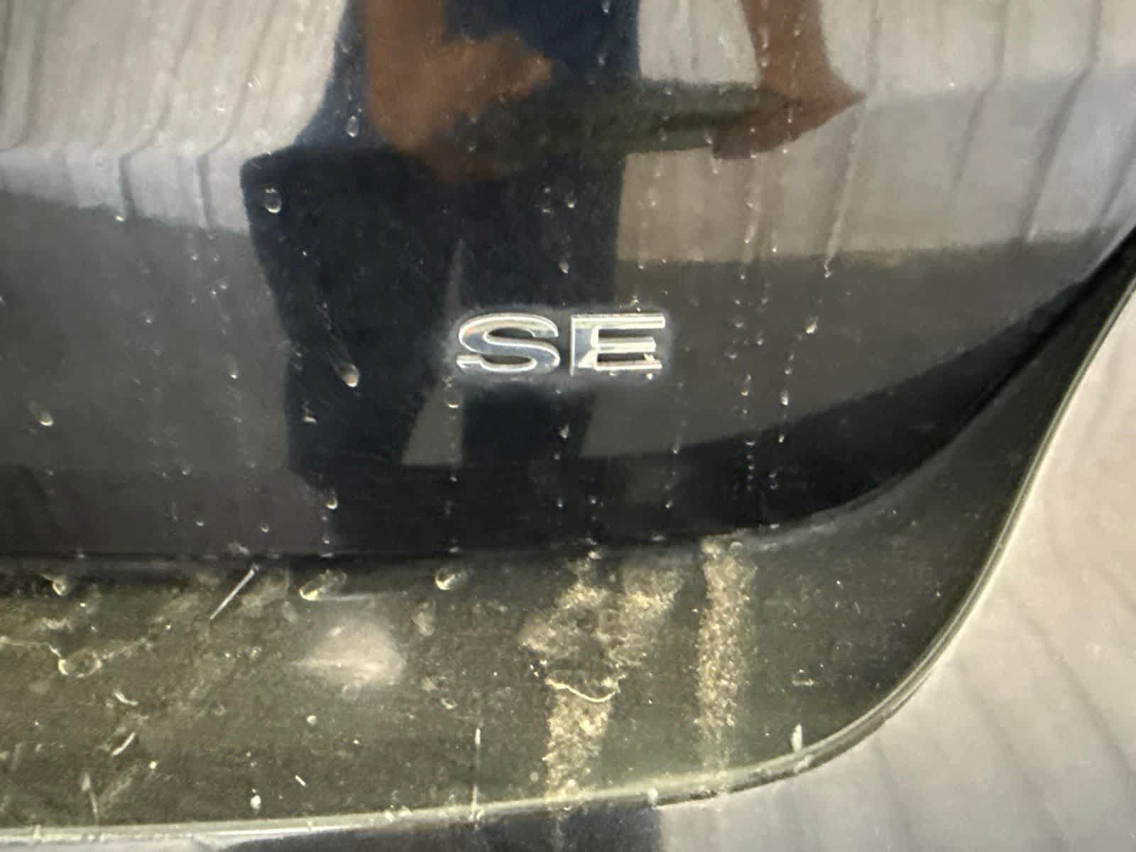 Used 2018 Ford Focus SE FWD image 14