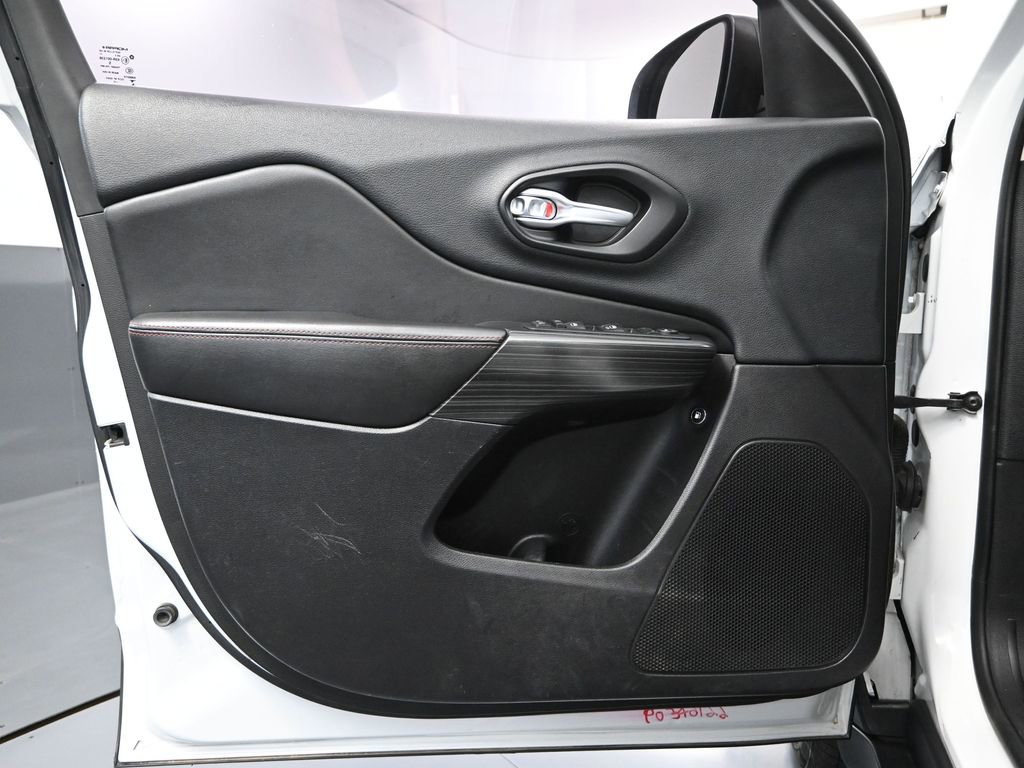 Used 2015 Jeep Cherokee Trailhawk image 18