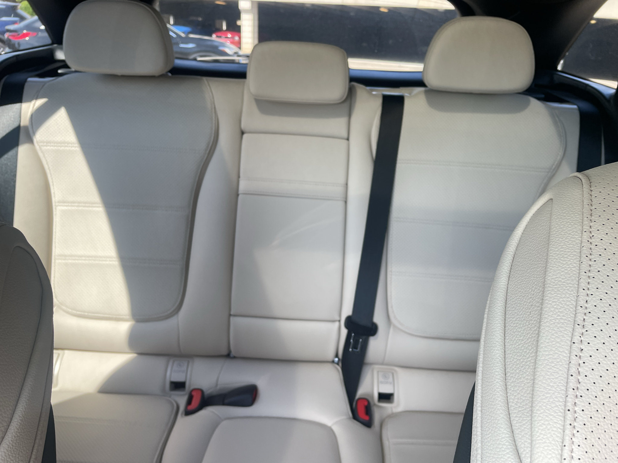 Used 2025 Mercedes-Benz GLC 300 4MATIC image 13