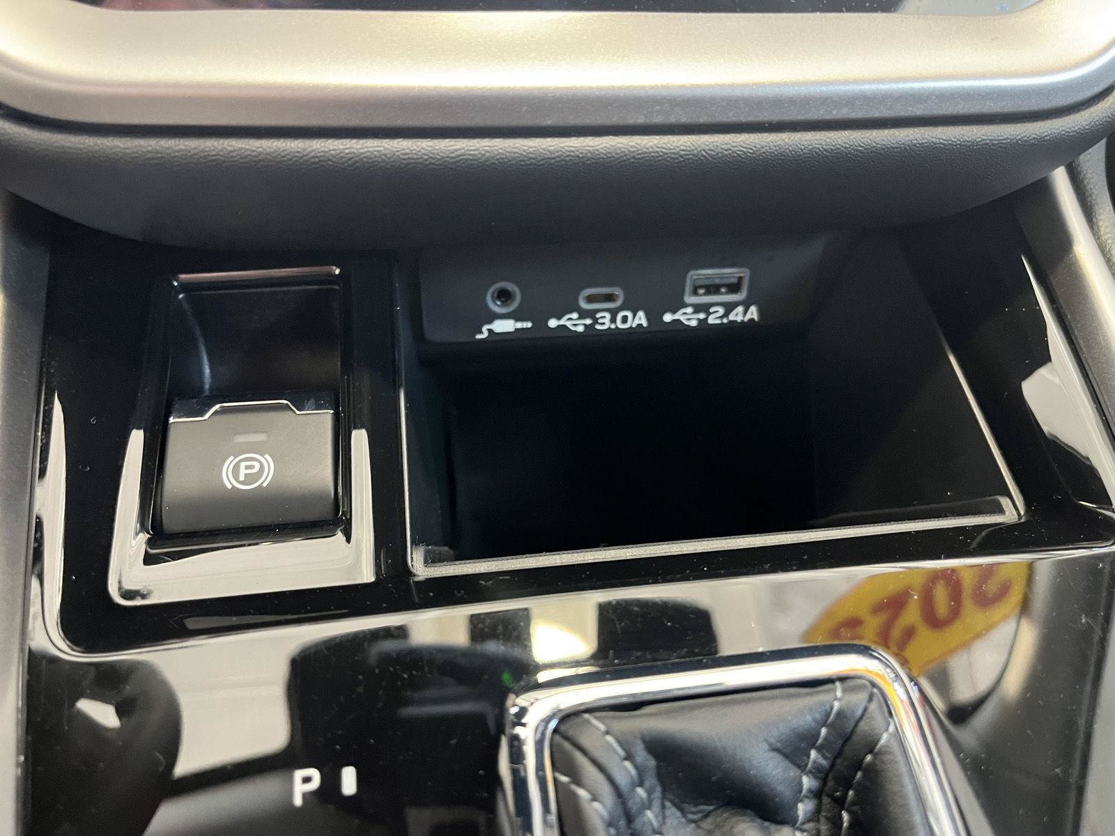 Certified 2025 Subaru Outback Limited AWD/4WD image 46