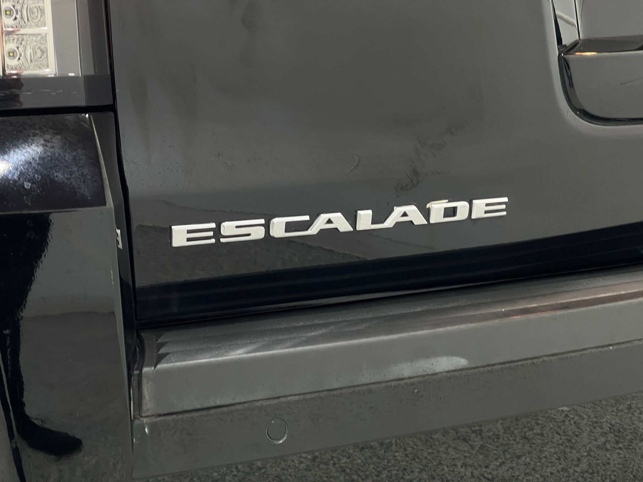 Used 2019 Cadillac Escalade ESV Luxury image 40