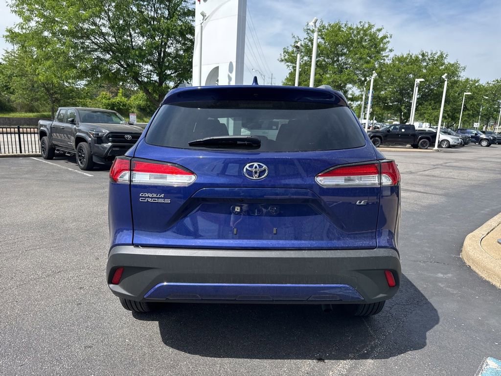 Certified 2022 Toyota Corolla Cross LE FWD image 4