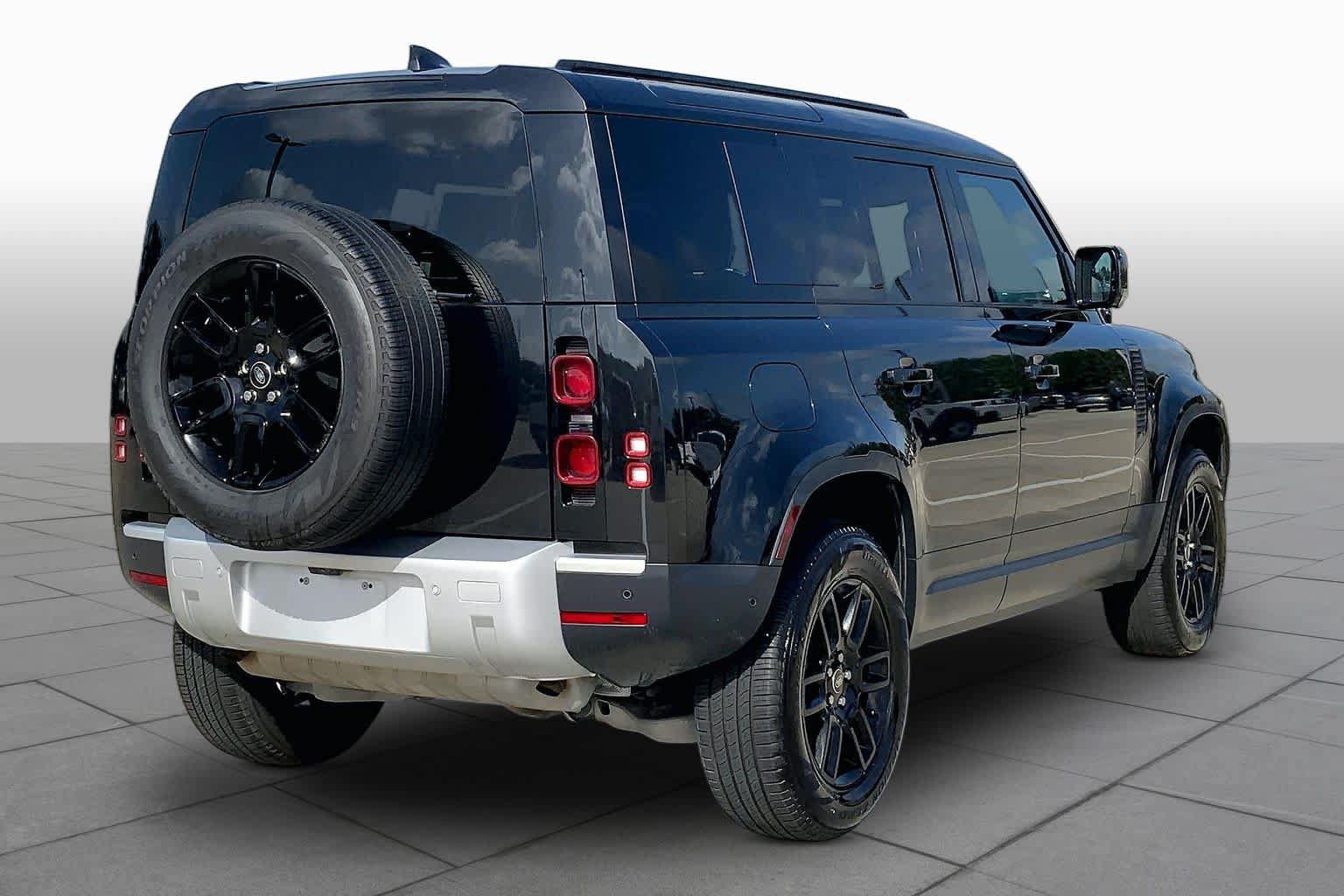 Used 2025 Land Rover Defender 110 S AWD/4WD image 12