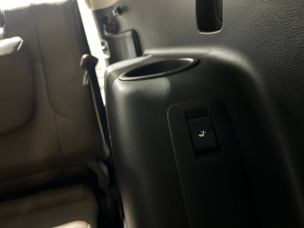 Used 2022 Lexus GX 460 Luxury w/ Sport Design Package AWD/4WD image 35