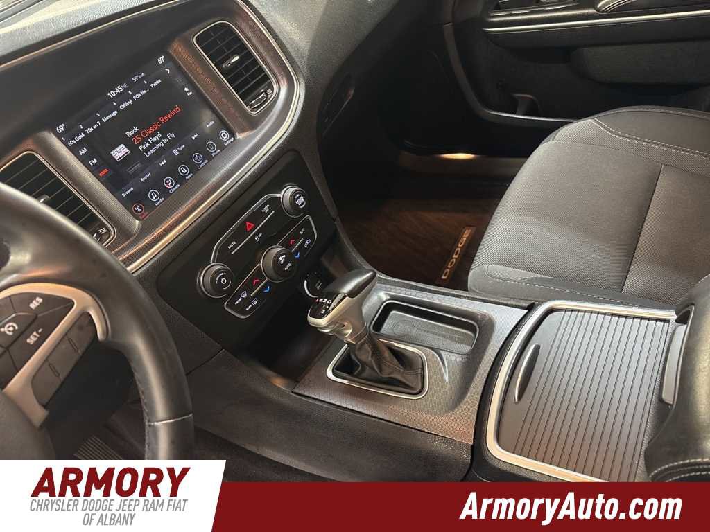 Used 2017 Dodge Charger SXT image 15