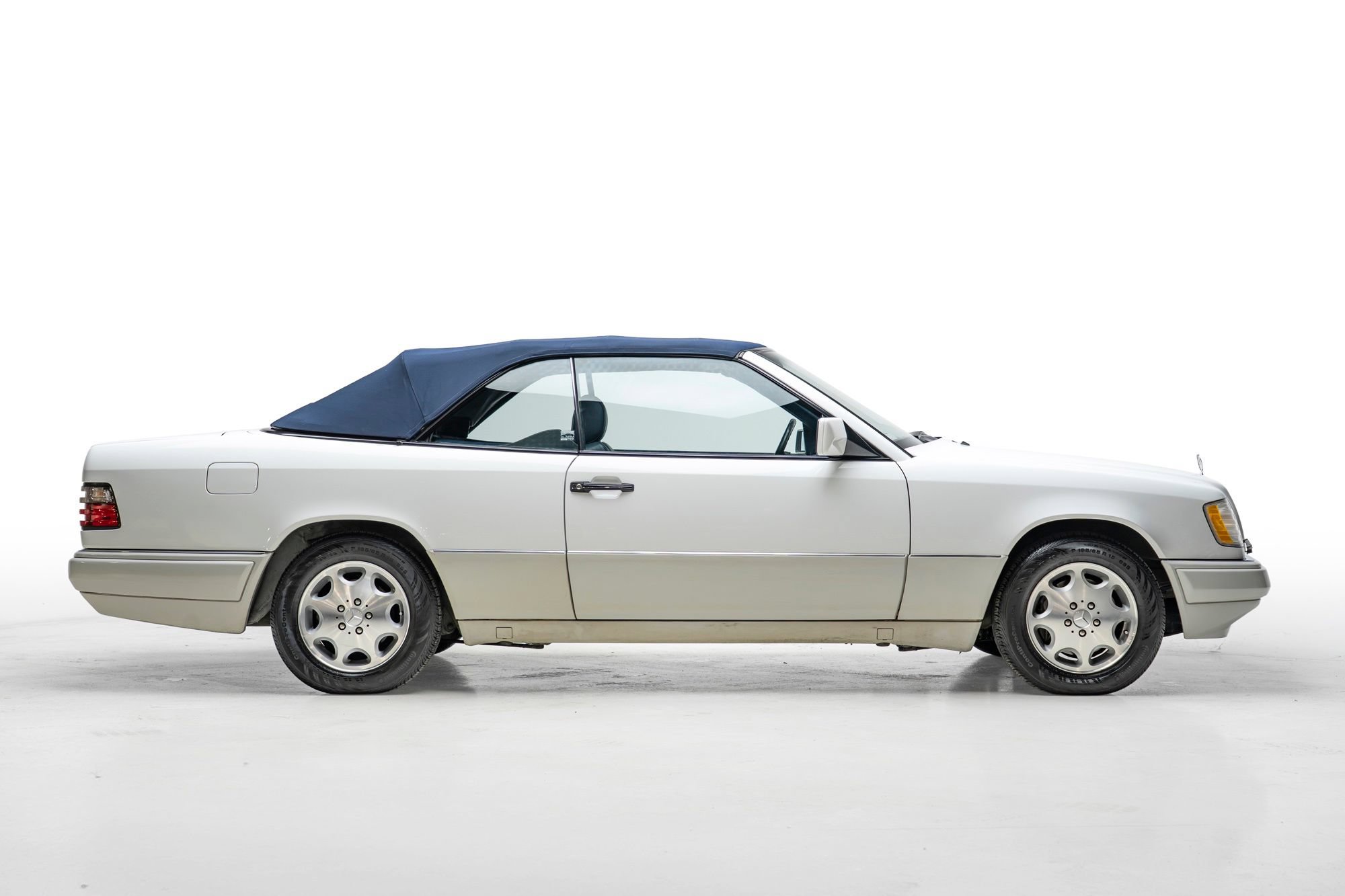 Used 1995 Mercedes-Benz E 320 Convertible image 7