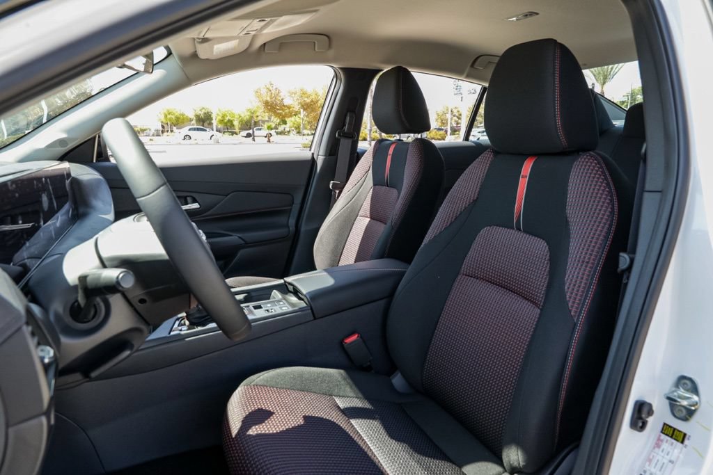 New 2027 Nissan Sentra SR FWD image 17