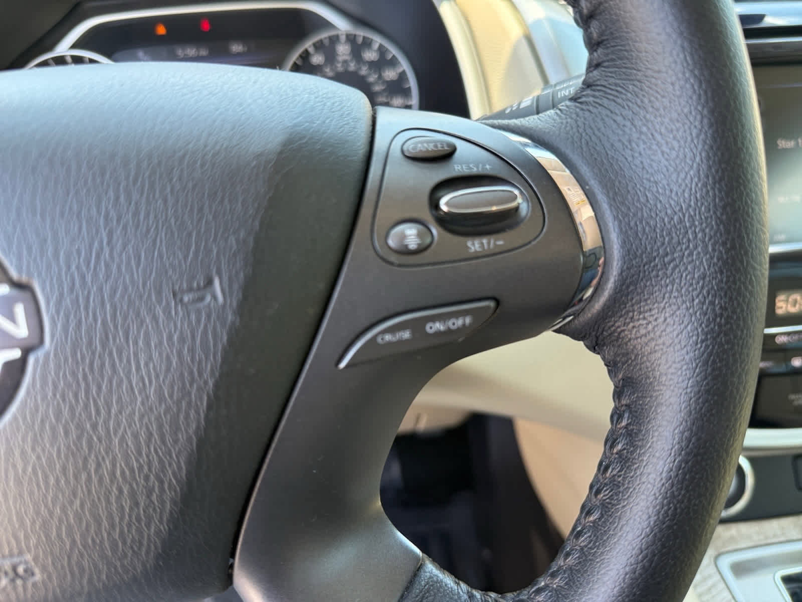 Used 2023 Nissan Murano SV FWD image 22
