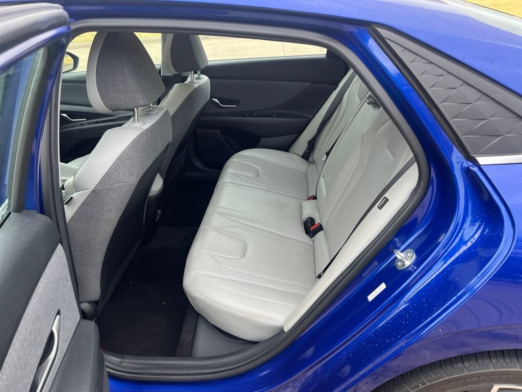 Used 2024 Hyundai Elantra Limited FWD image 7