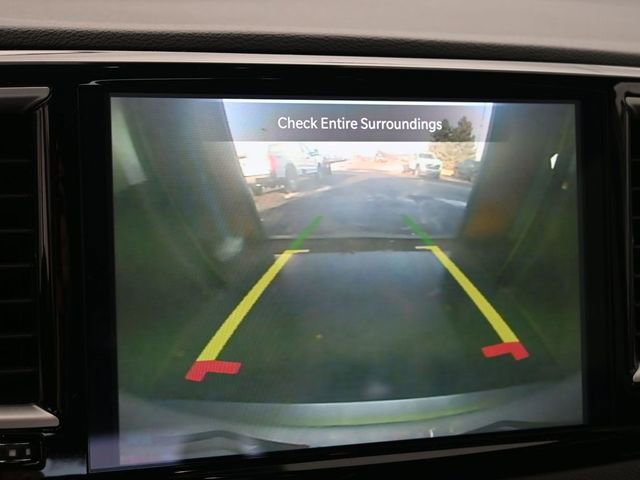 Used 2024 Chrysler Pacifica Touring-L image 30