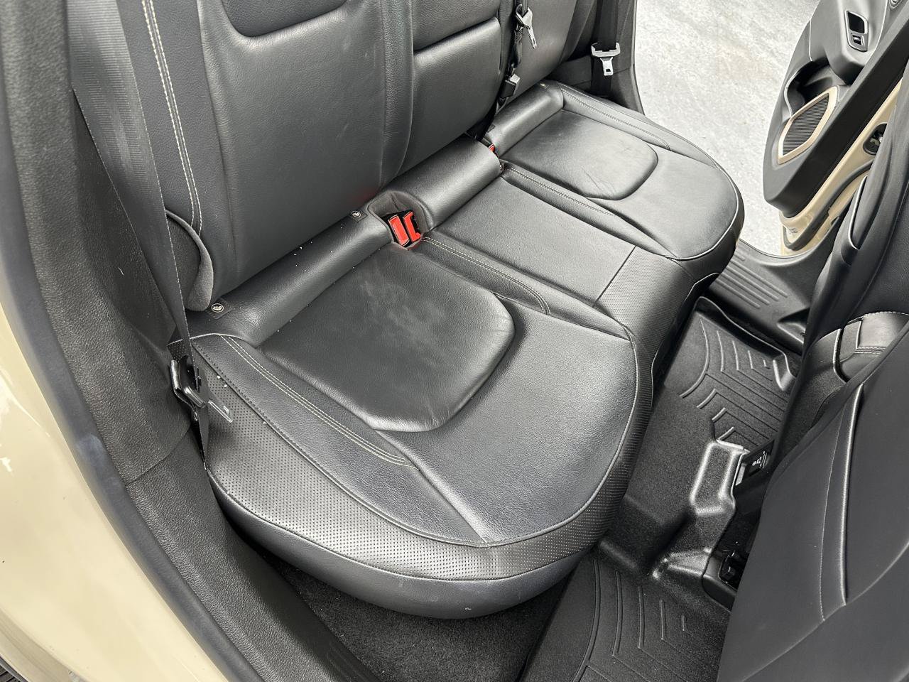 Used 2015 Jeep Renegade Limited AWD/4WD image 39