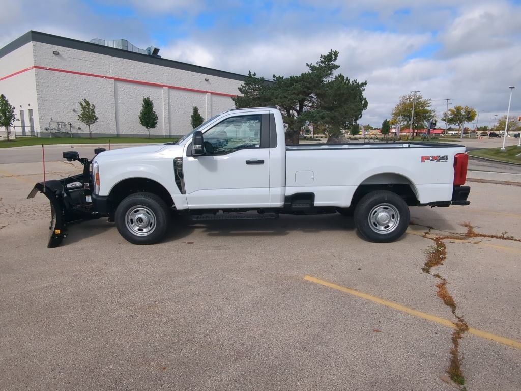 New 2025 Ford F250 XL w/ FX4 Off-Road Package AWD/4WD image 6