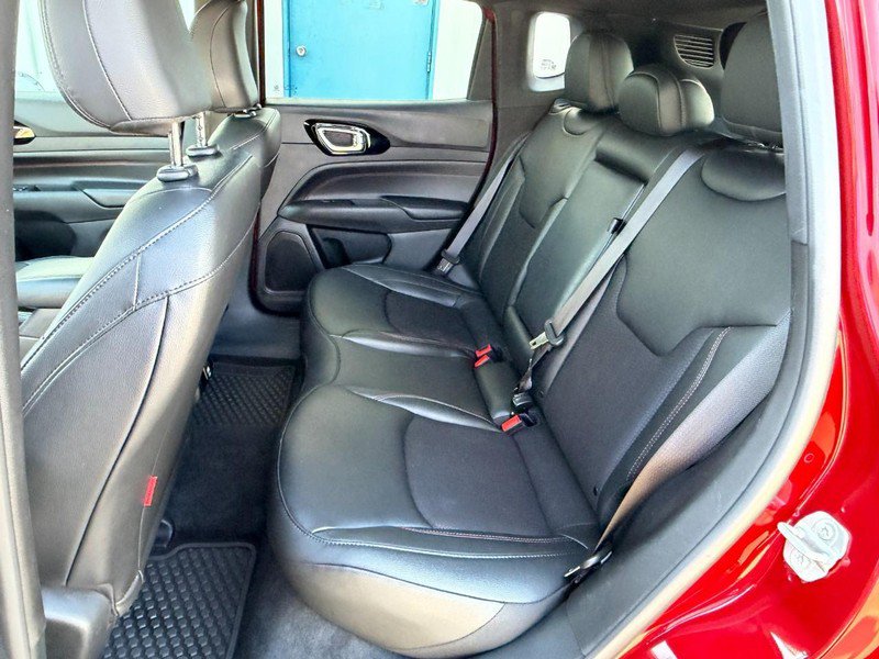 Used 2025 Jeep Compass Trailhawk AWD/4WD image 15