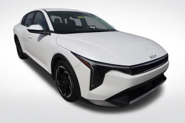 Used 2025 Kia K4 EX video 2