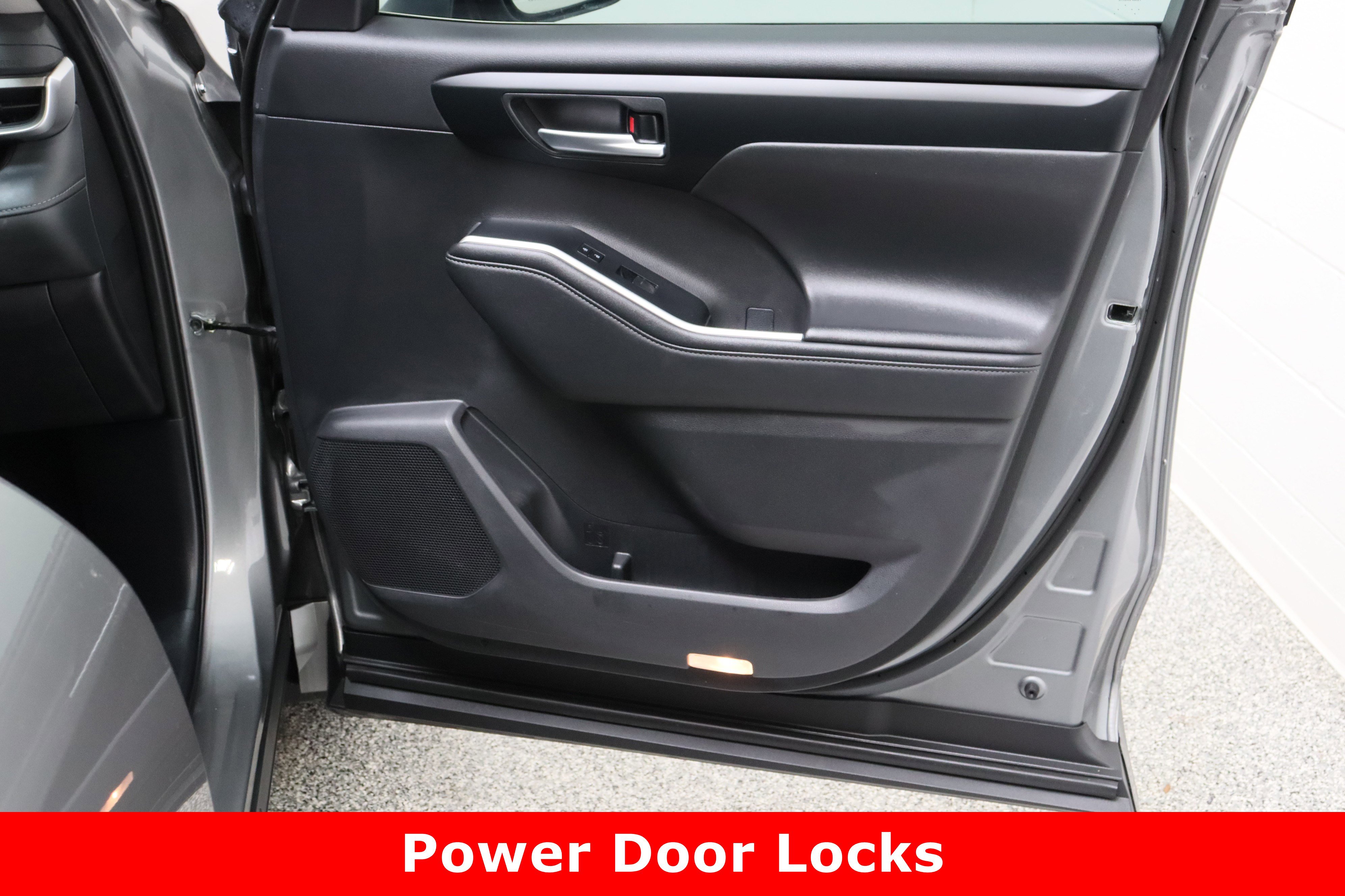 Certified 2025 Toyota Highlander XLE AWD/4WD image 39