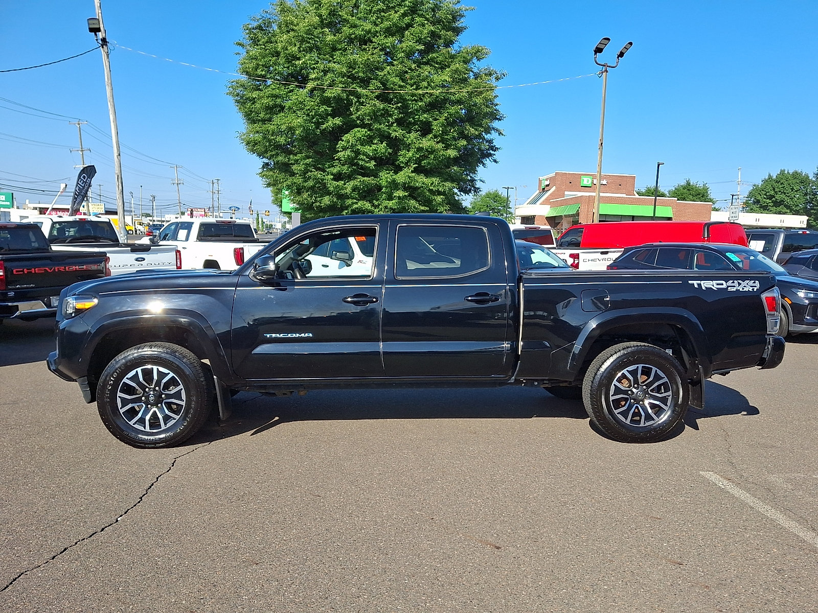 Used 2022 Toyota Tacoma TRD Sport w/ TRD Premium Sport Package AWD/4WD image 7