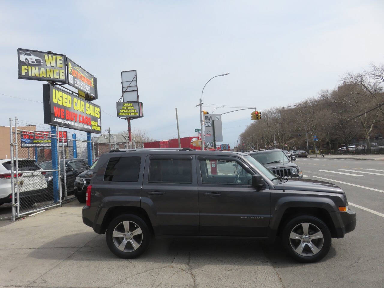 Used 2016 Jeep Patriot High Altitude AWD/4WD image 9