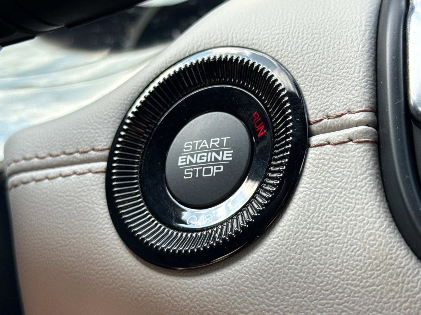 Used 2024 Jeep Compass Limited image 13