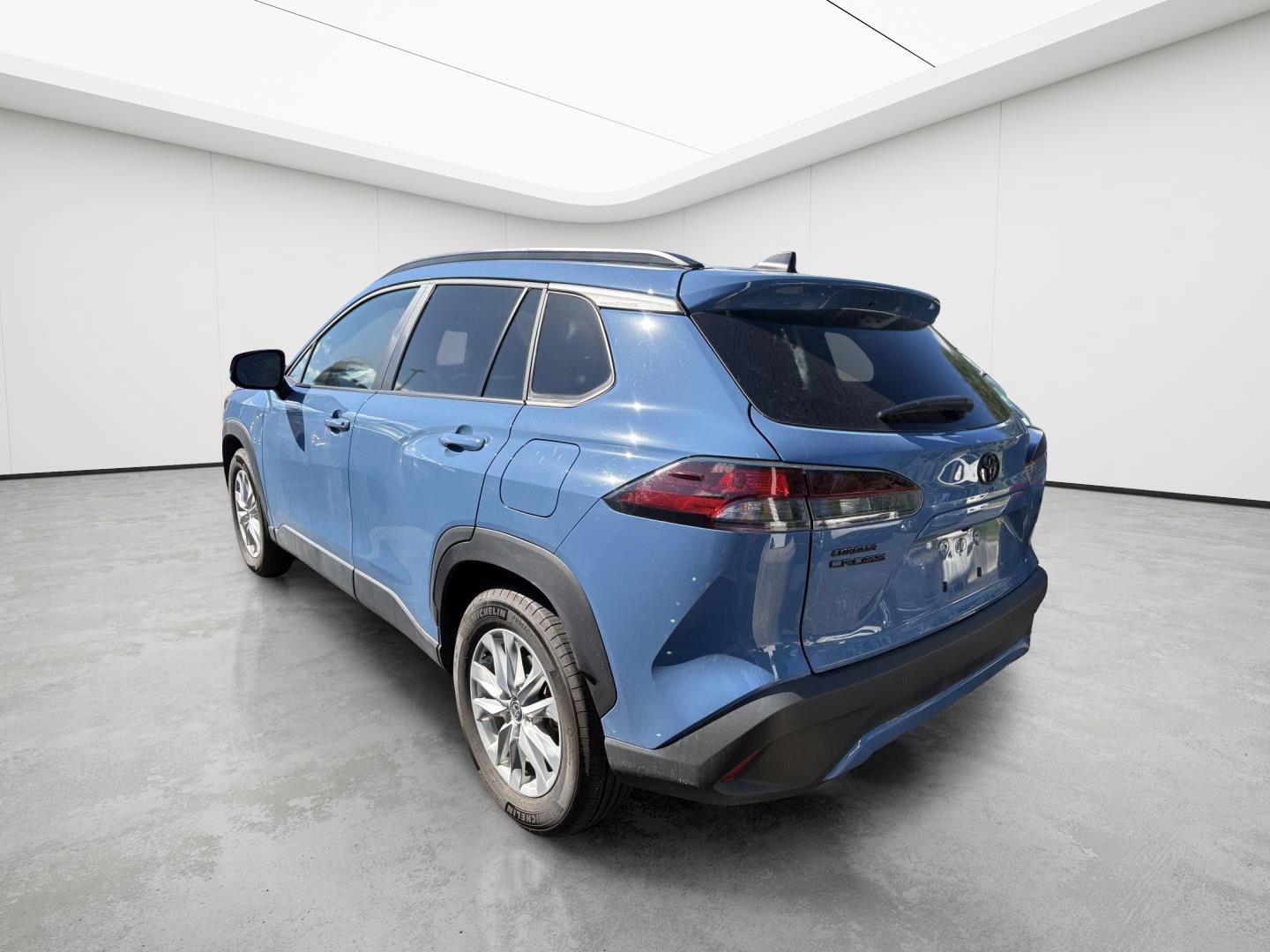 Used 2026 Toyota Corolla Cross LE w/ Moonroof Package AWD/4WD image 6