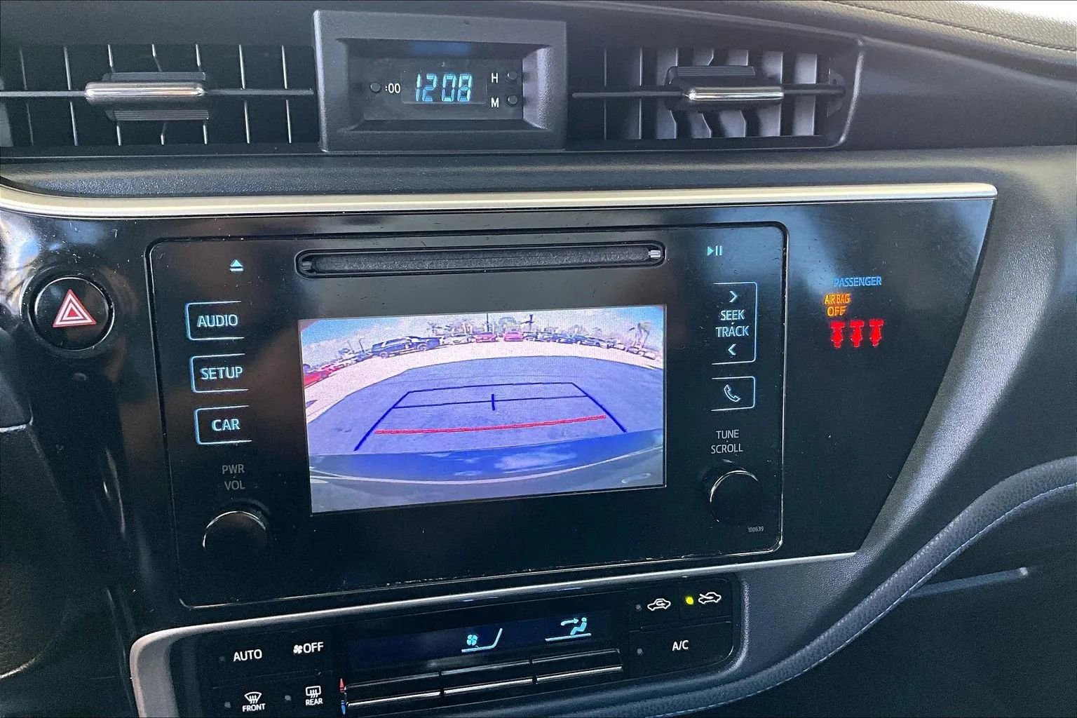 Used 2019 Toyota Corolla SE image 13