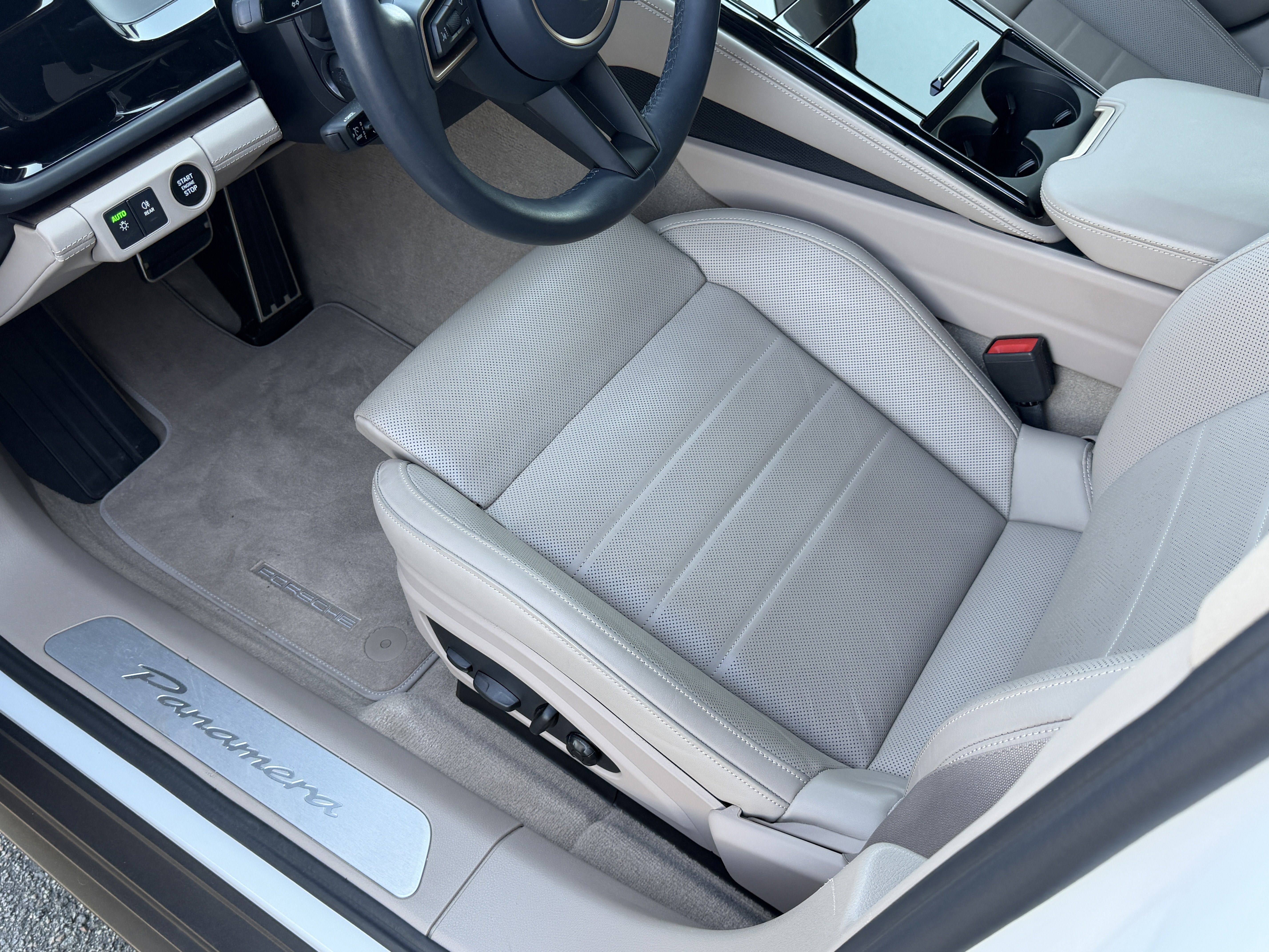 Certified 2024 Porsche Panamera 4 image 14