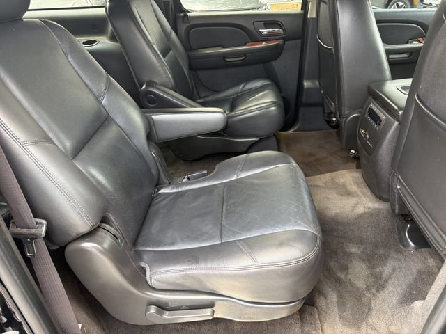 Used 2011 Chevrolet Suburban LTZ RWD image 15