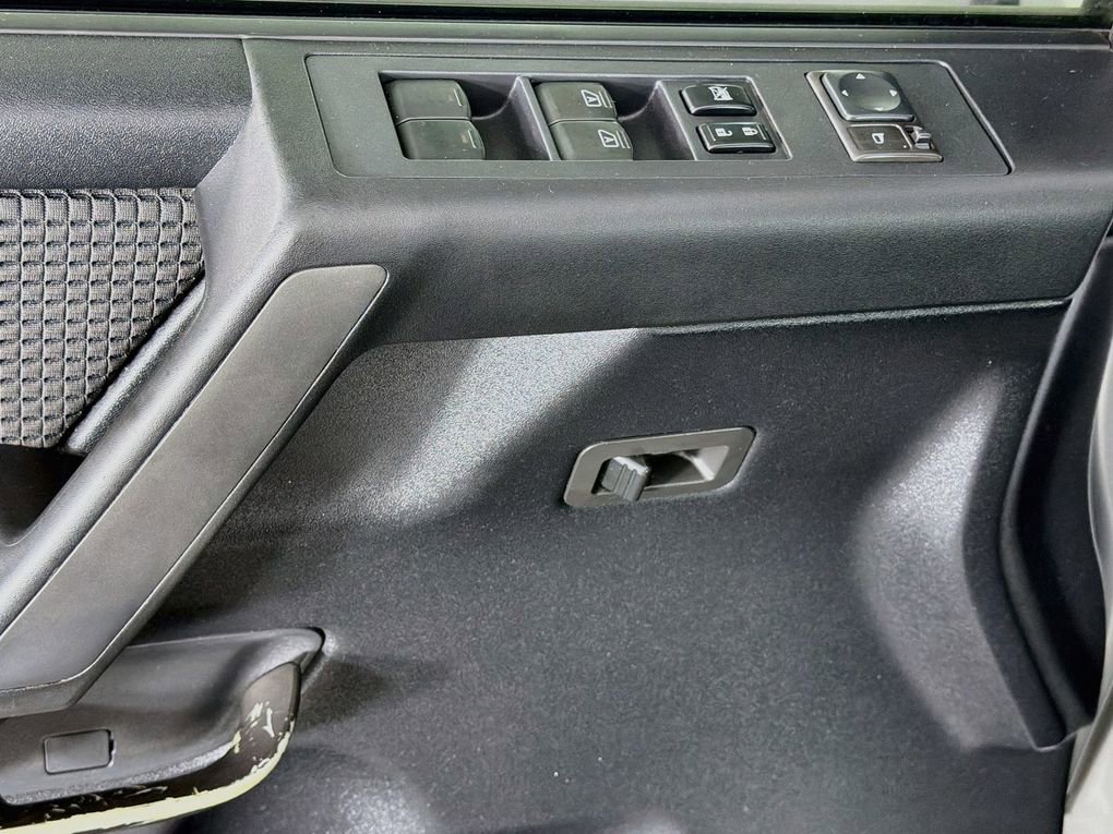 Used 2010 Nissan Titan SE w/ SE Value Truck Pkg RWD image 21
