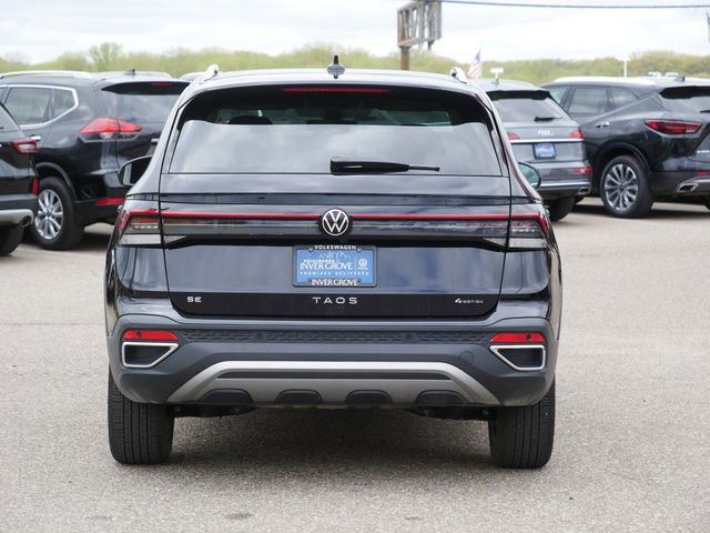 Used 2025 Volkswagen Taos SE AWD/4WD image 6