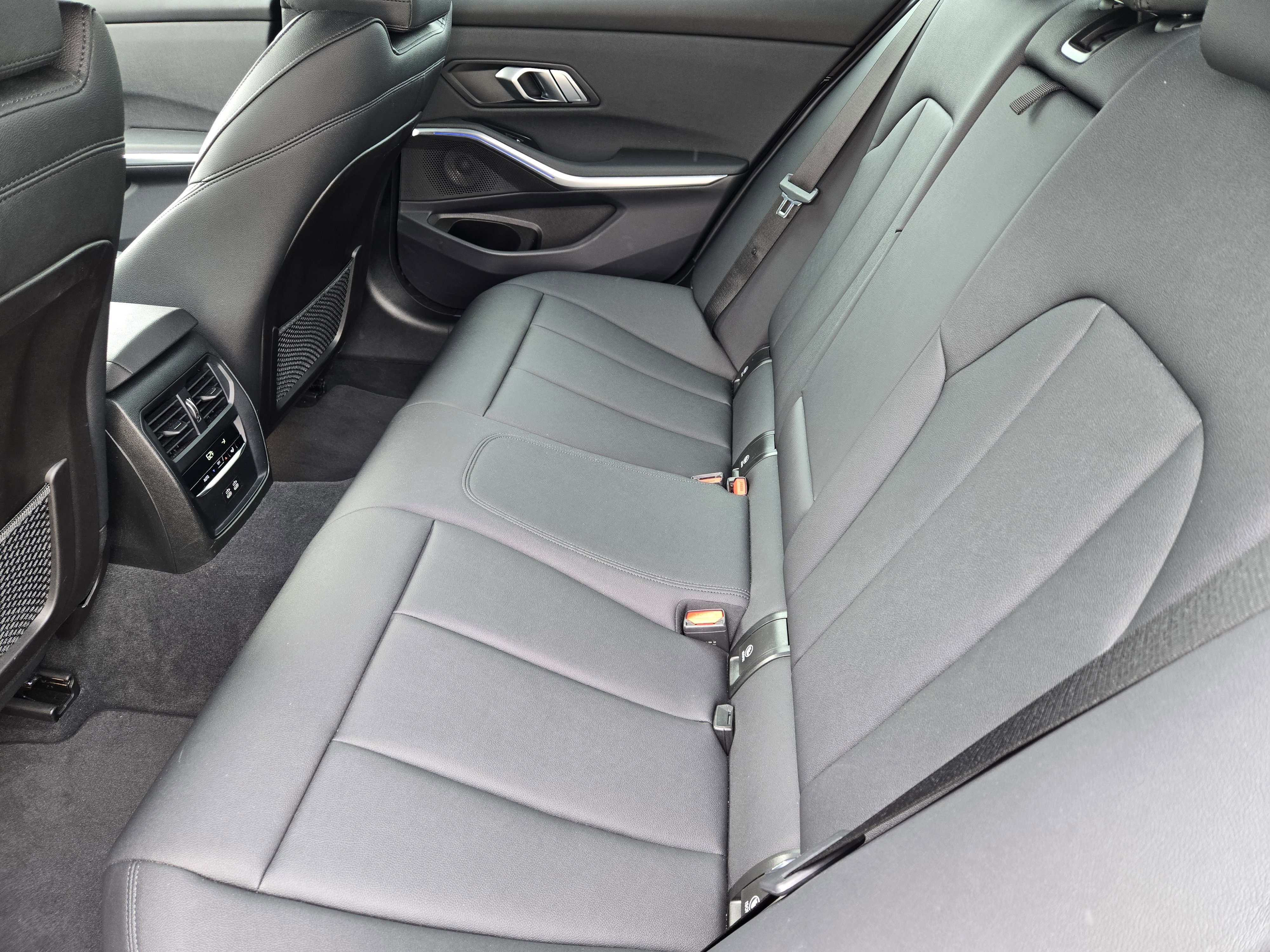 Used 2021 BMW 330i Sedan w/ Convenience Package image 9