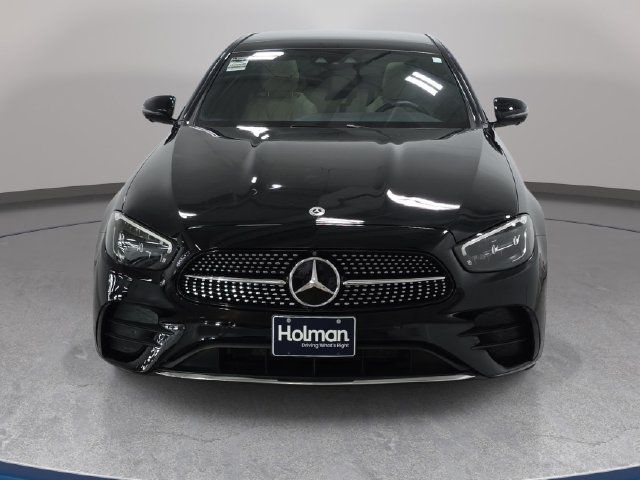 Used 2023 Mercedes-Benz E 350 4MATIC Sedan image 3