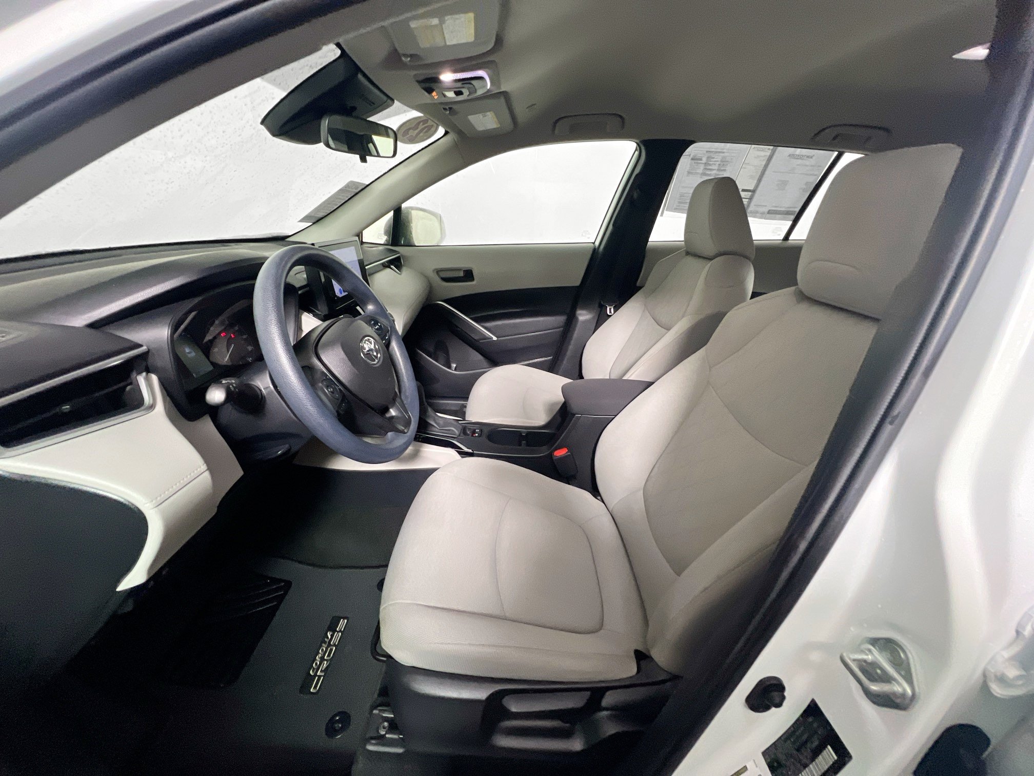 Used 2023 Toyota Corolla Cross L FWD image 11
