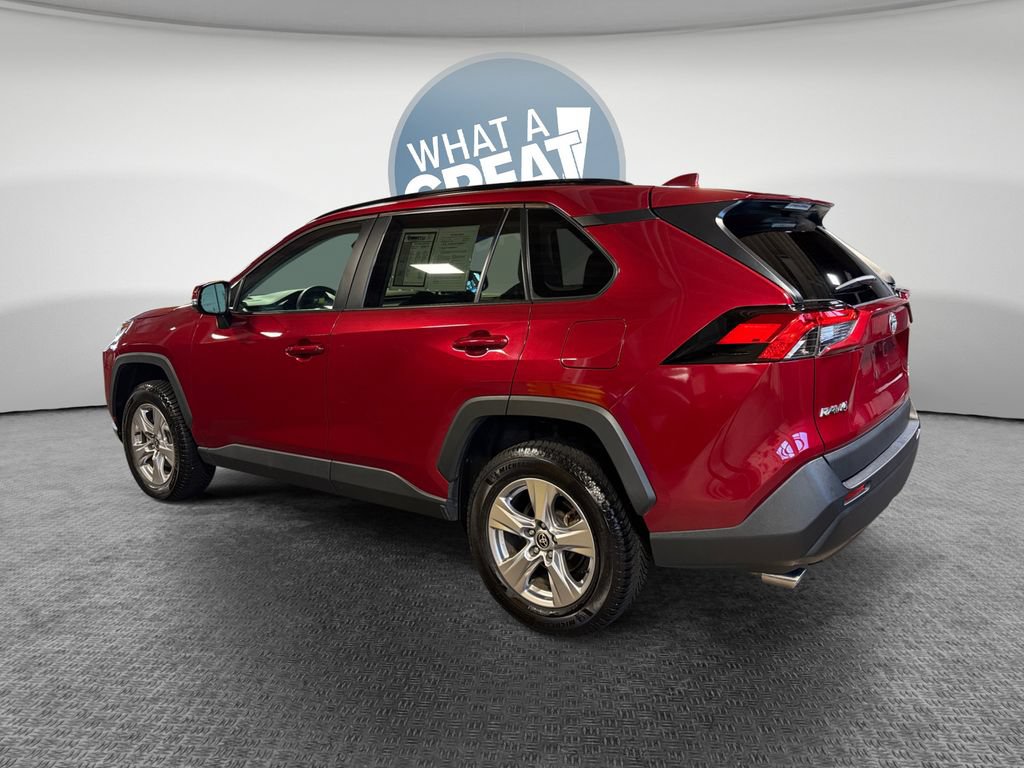 Used 2022 Toyota RAV4 XLE w/ Convenience Package AWD/4WD image 6