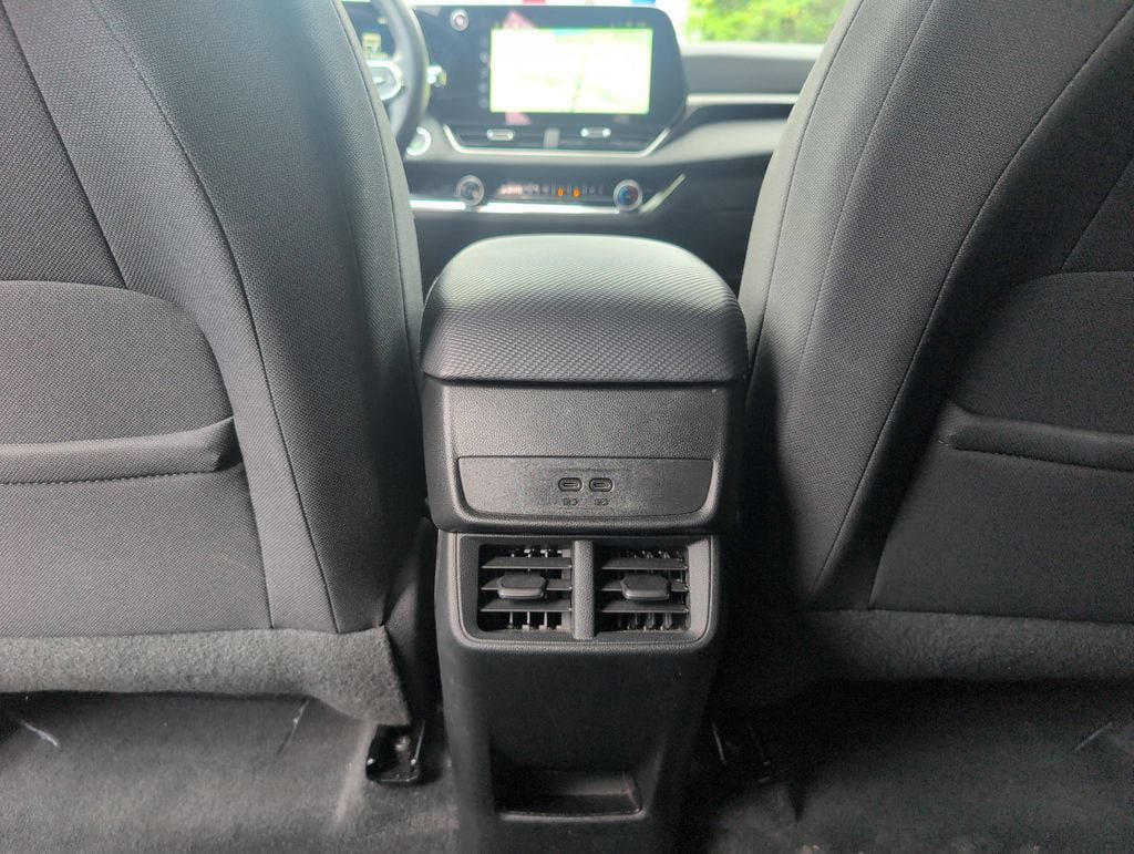 Used 2025 Chevrolet Equinox LT FWD image 33
