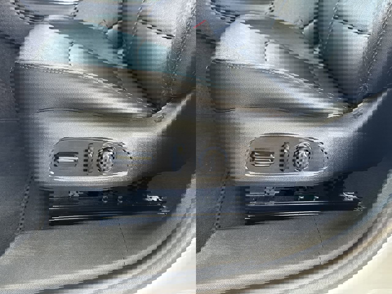 Used 2020 Chevrolet Malibu LT w/ Leather Package image 19