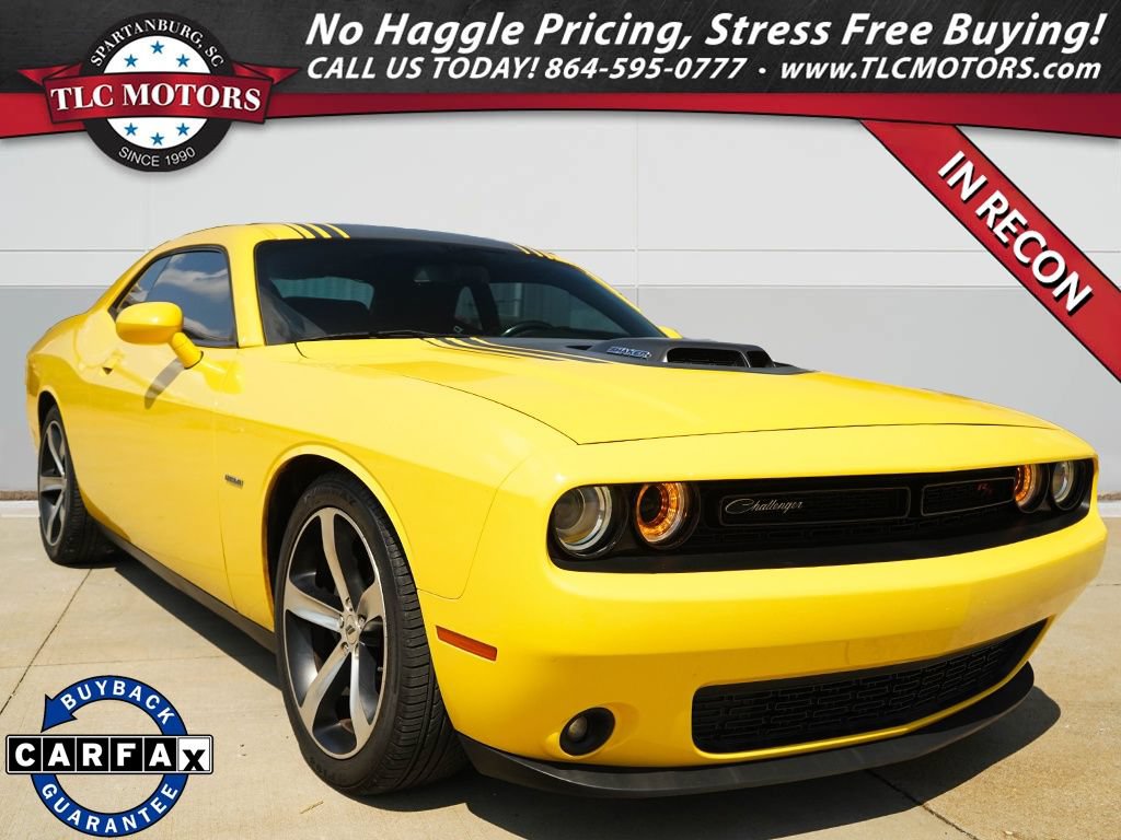 Used 2018 Dodge Challenger R/T RWD image 1