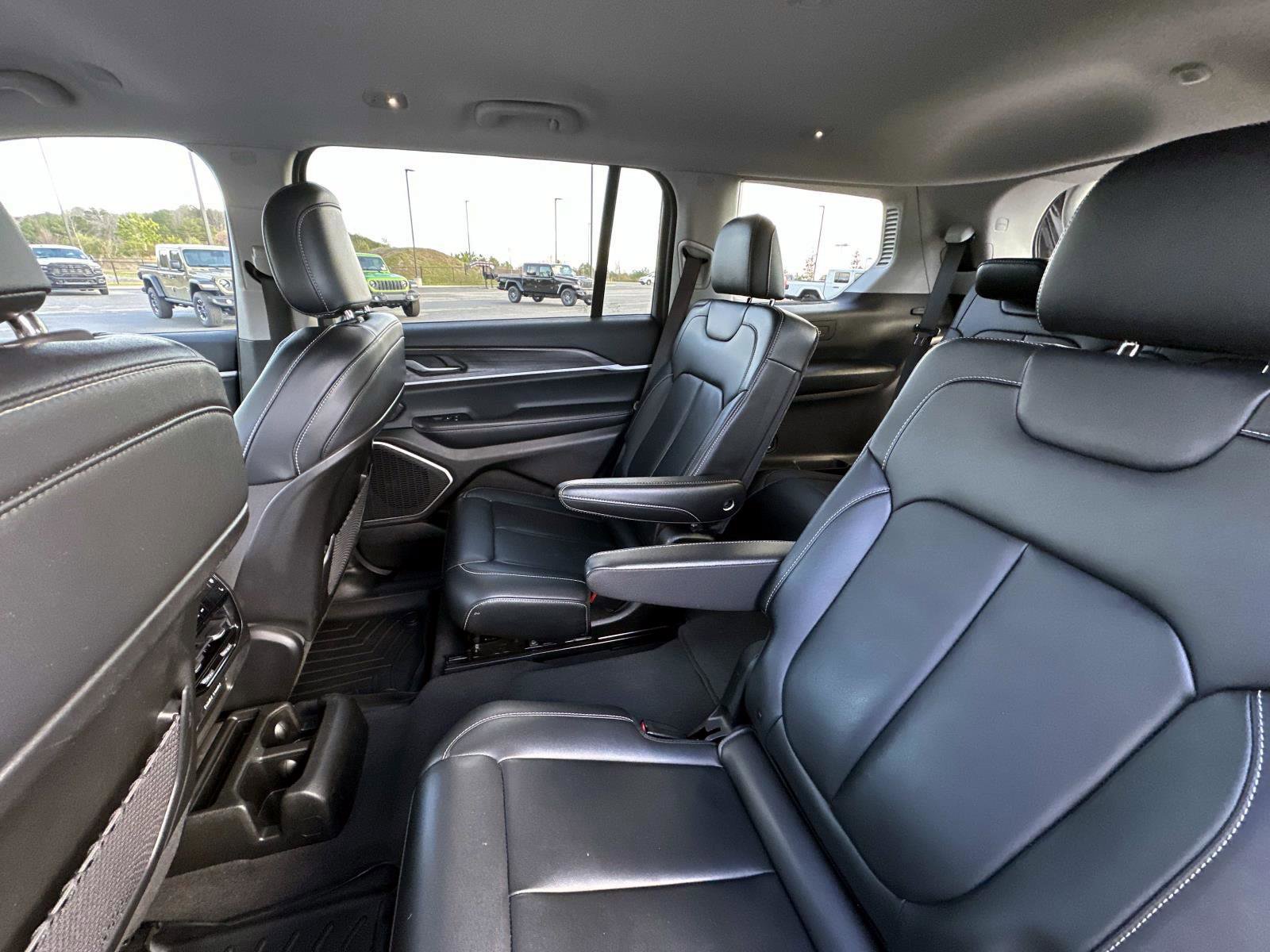 Used 2022 Jeep Grand Cherokee L Limited image 15