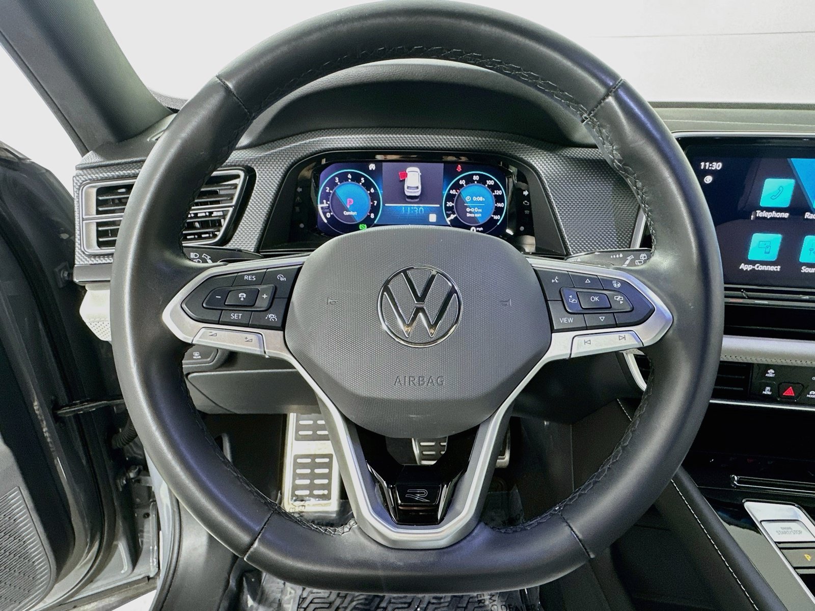 Used 2024 Volkswagen Atlas Cross Sport SEL Premium R-Line AWD/4WD image 11