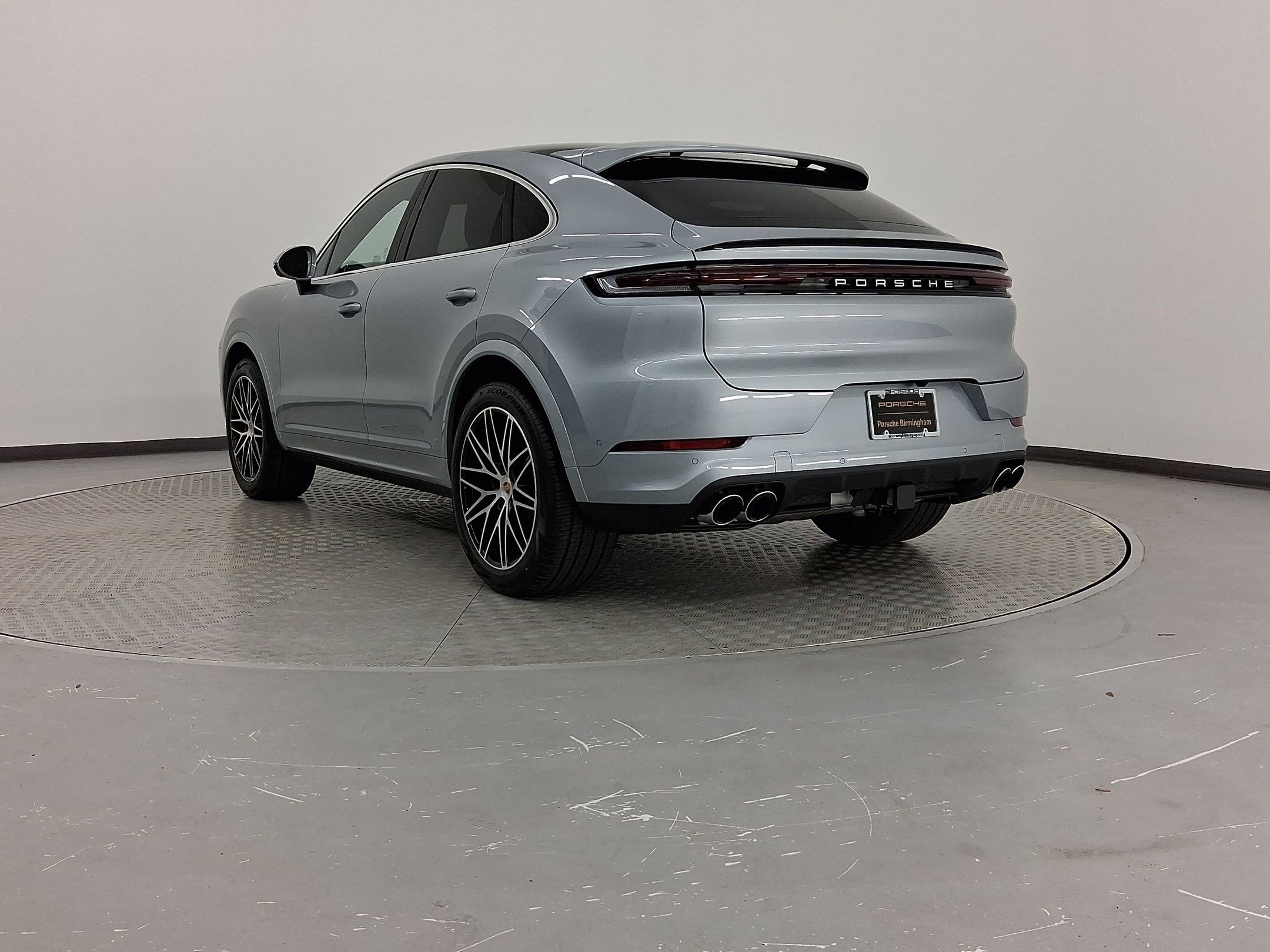Used 2026 Porsche Cayenne Coupe AWD/4WD image 3