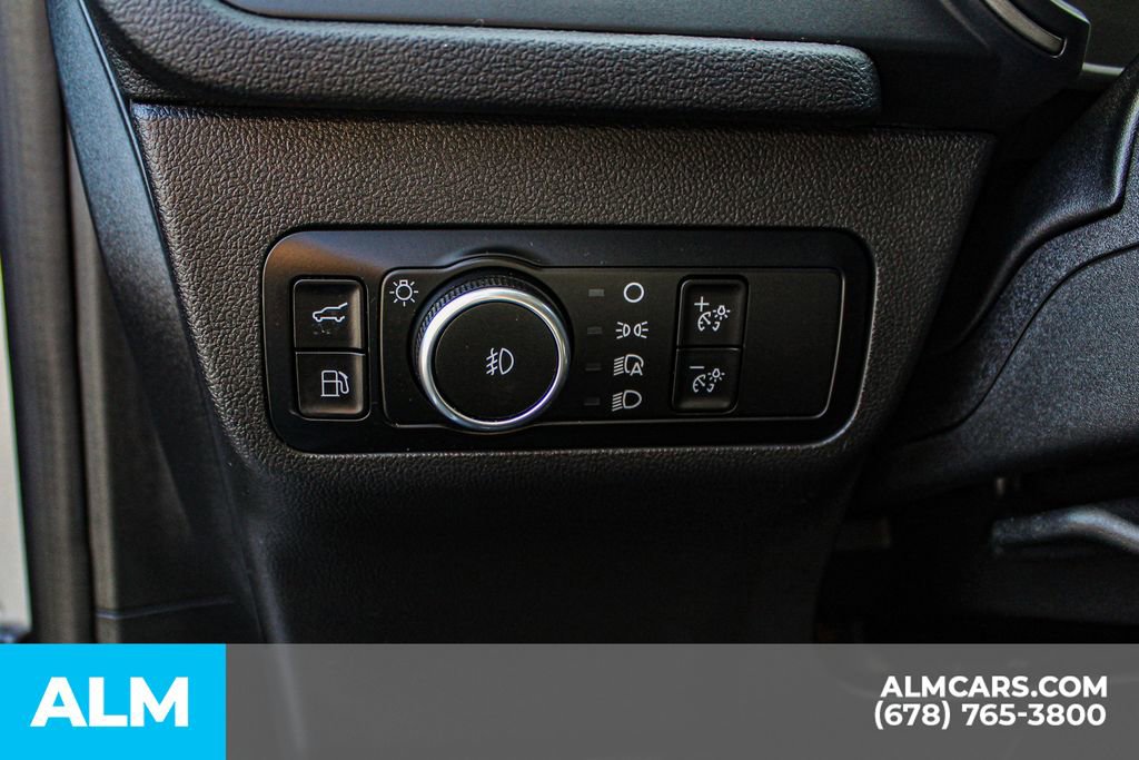 Used 2023 Ford Escape SE image 30